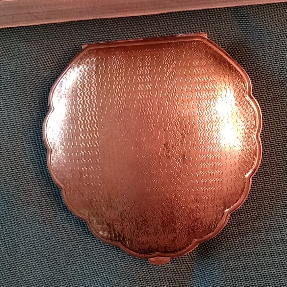 Vintage Powder Compack - Picture 4 of 4